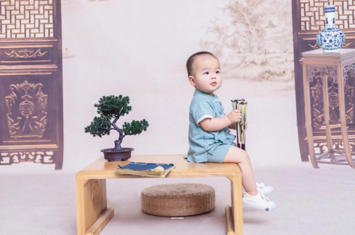 三沙宝宝眼睛肿是什么原因
